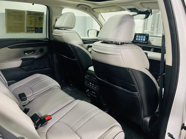 Used 2023 Honda Pilot Elite image 33