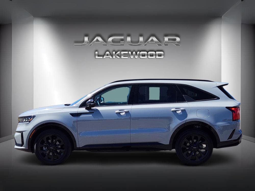 Used 2023 Kia Sorento SX image 2
