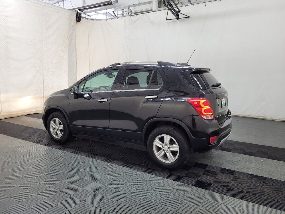 Used 2020 Chevrolet Trax LT w/ LT Convenience Package AWD/4WD image 3