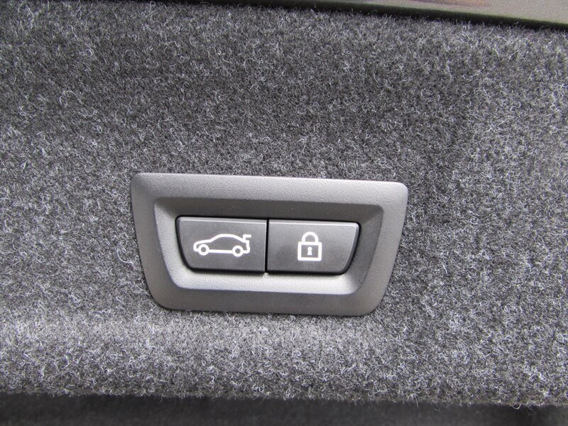 Used 2022 BMW M340i RWD image 28