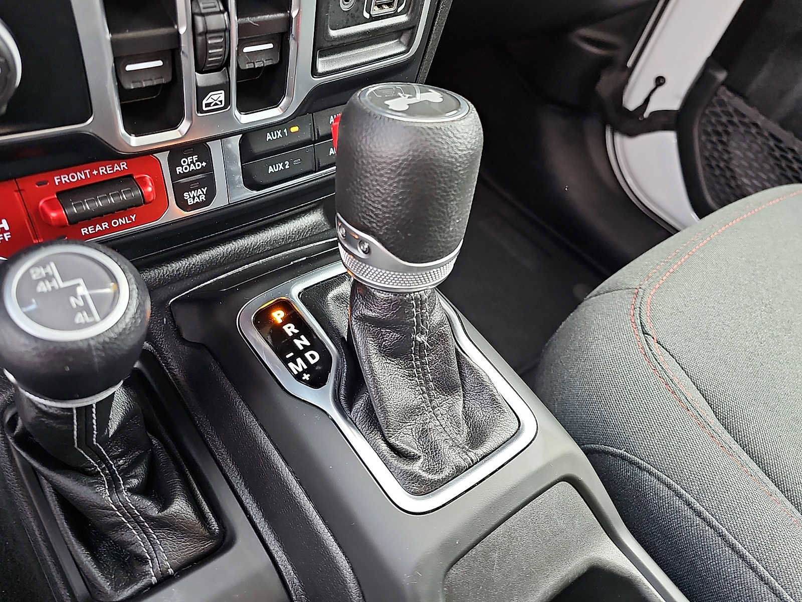 Used 2025 Jeep Wrangler Unlimited Rubicon image 15