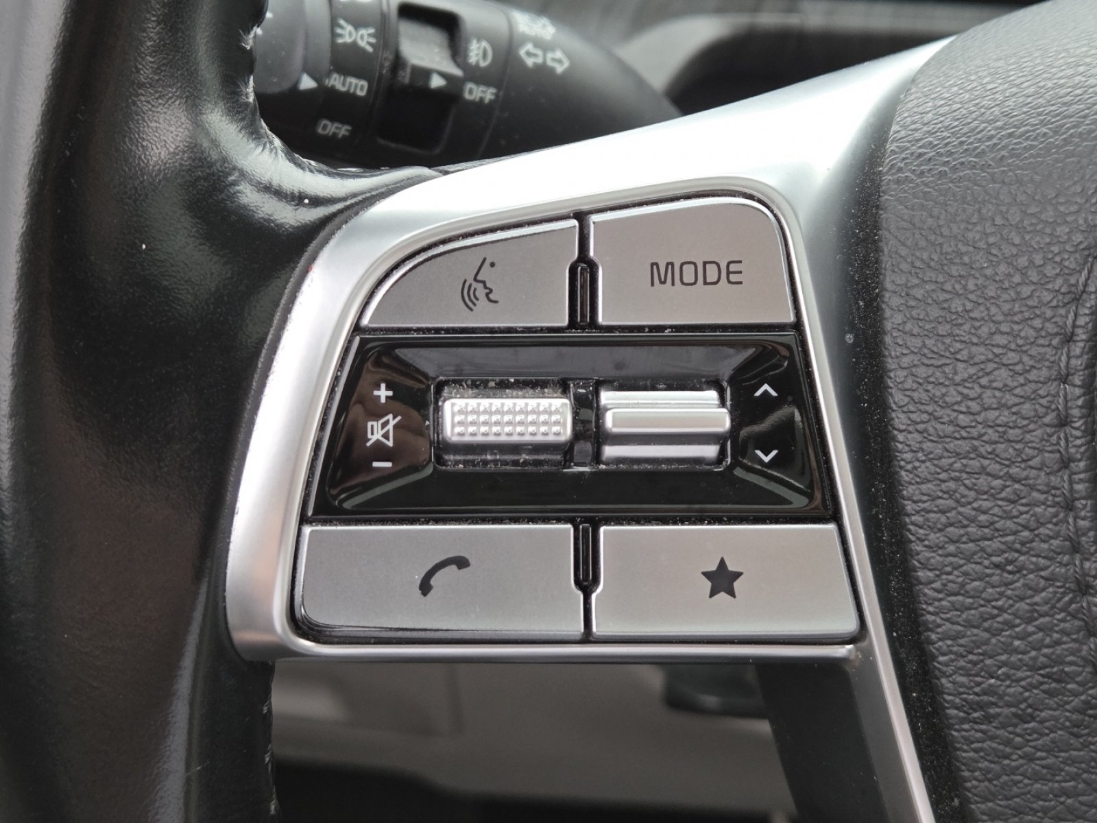 Used 2023 Kia Telluride SX FWD image 36