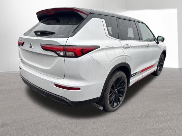 Used 2024 Mitsubishi Outlander SE image 4