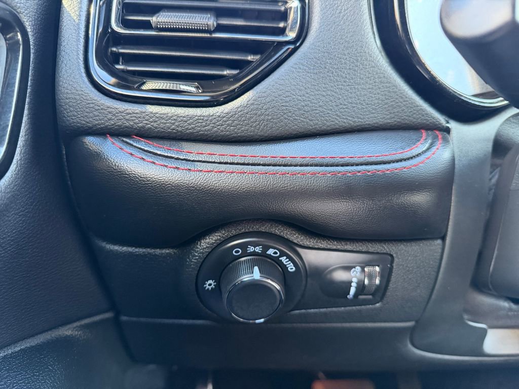 Used 2025 Dodge Durango GT image 18