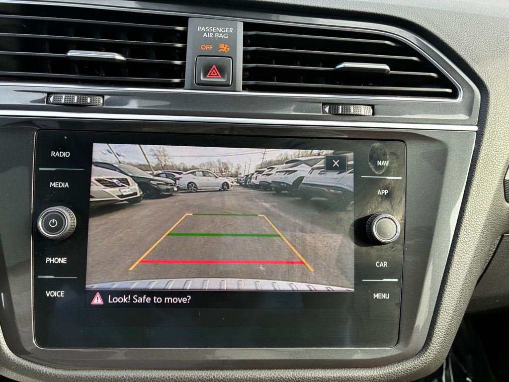 Used 2021 Volkswagen Tiguan SEL Premium R-Line image 31