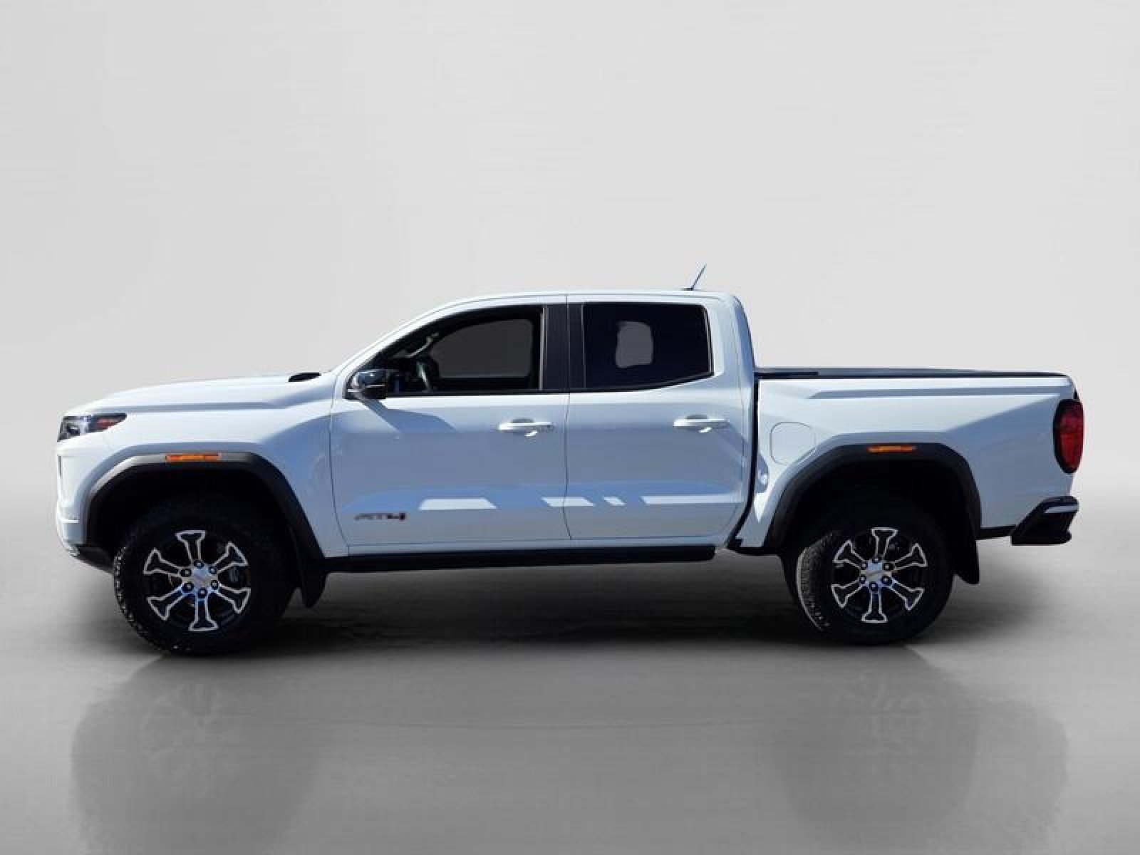 Used 2024 GMC Canyon AT4 w/ Canyon Safety Plus Package AWD/4WD image 2