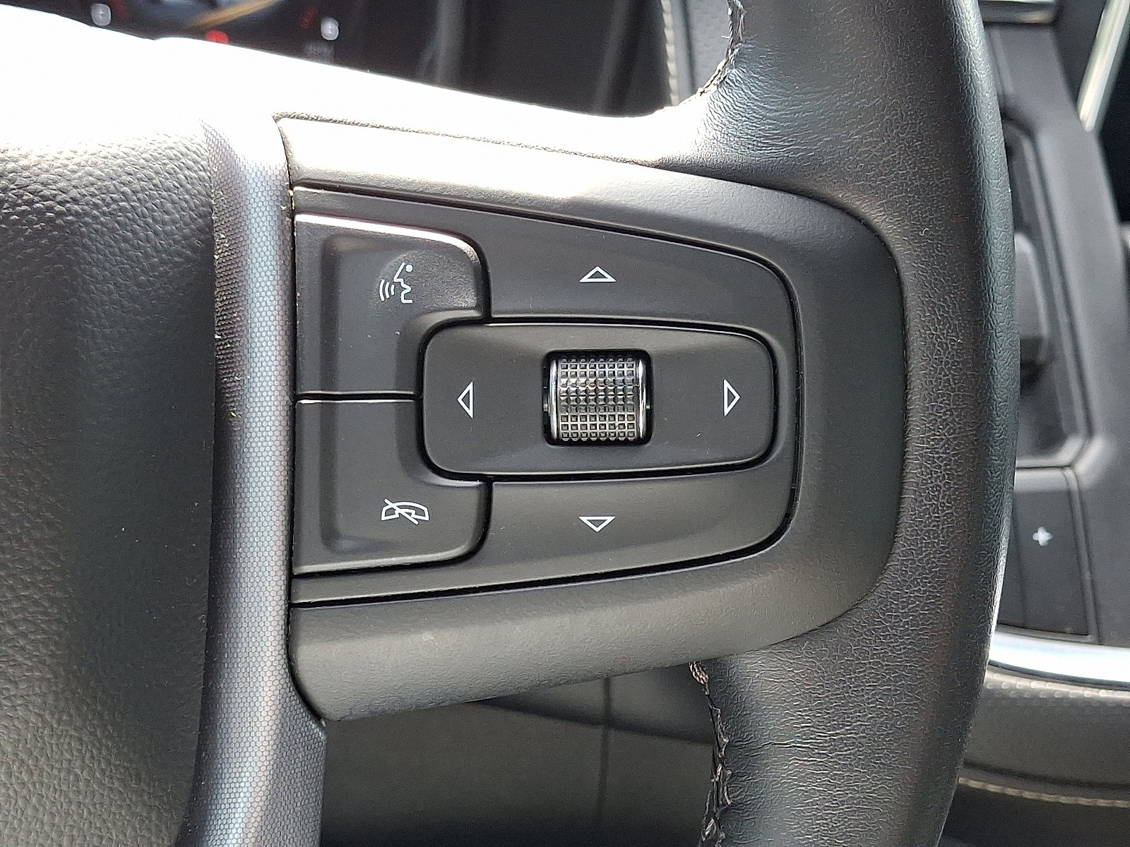 Used 2022 GMC Yukon XL SLT w/ SLT Luxury Package AWD/4WD image 23