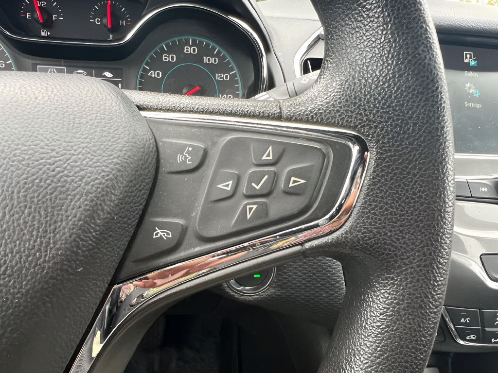 Used 2018 Chevrolet Cruze LT w/ Convenience Package FWD image 22