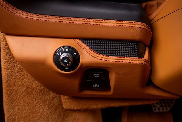 Used 2022 Ferrari F8 Tributo image 37