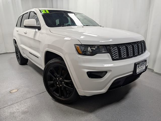 Used 2021 Jeep Grand Cherokee Laredo X AWD/4WD image 2