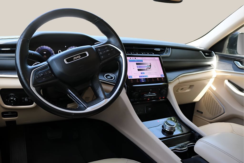 Used 2021 Jeep Grand Cherokee L Limited RWD image 13