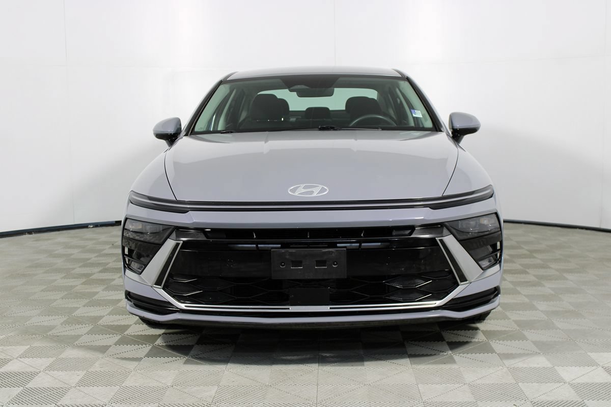 Used 2024 Hyundai Sonata SEL FWD image 2