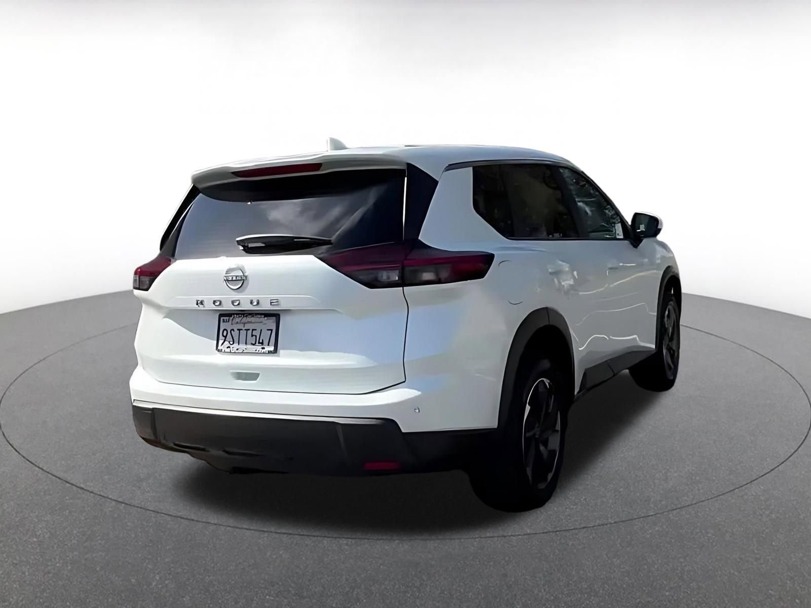 Used 2025 Nissan Rogue SV FWD image 15