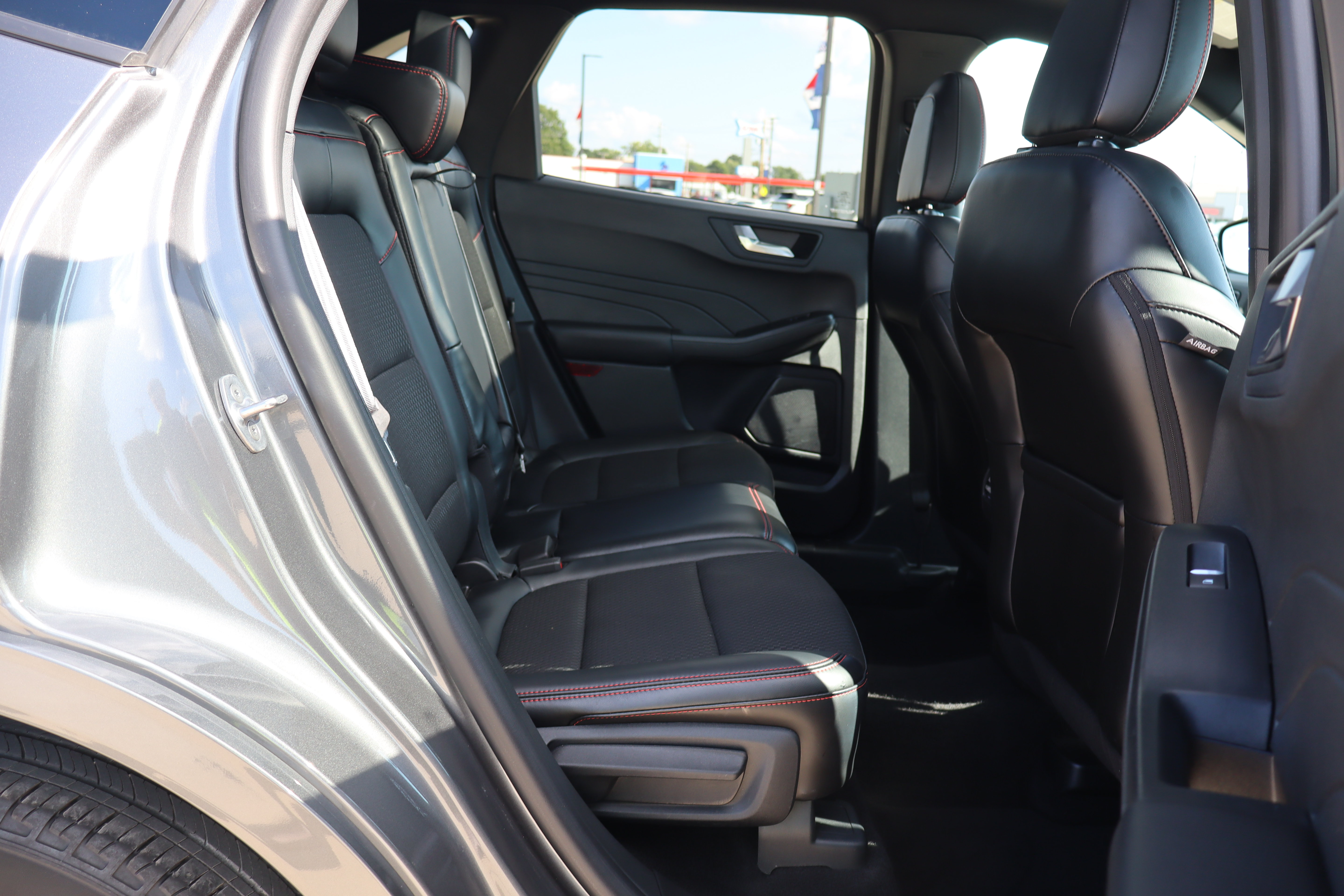 Used 2024 Ford Escape ST-Line w/ Tech Pack #1 AWD/4WD image 11