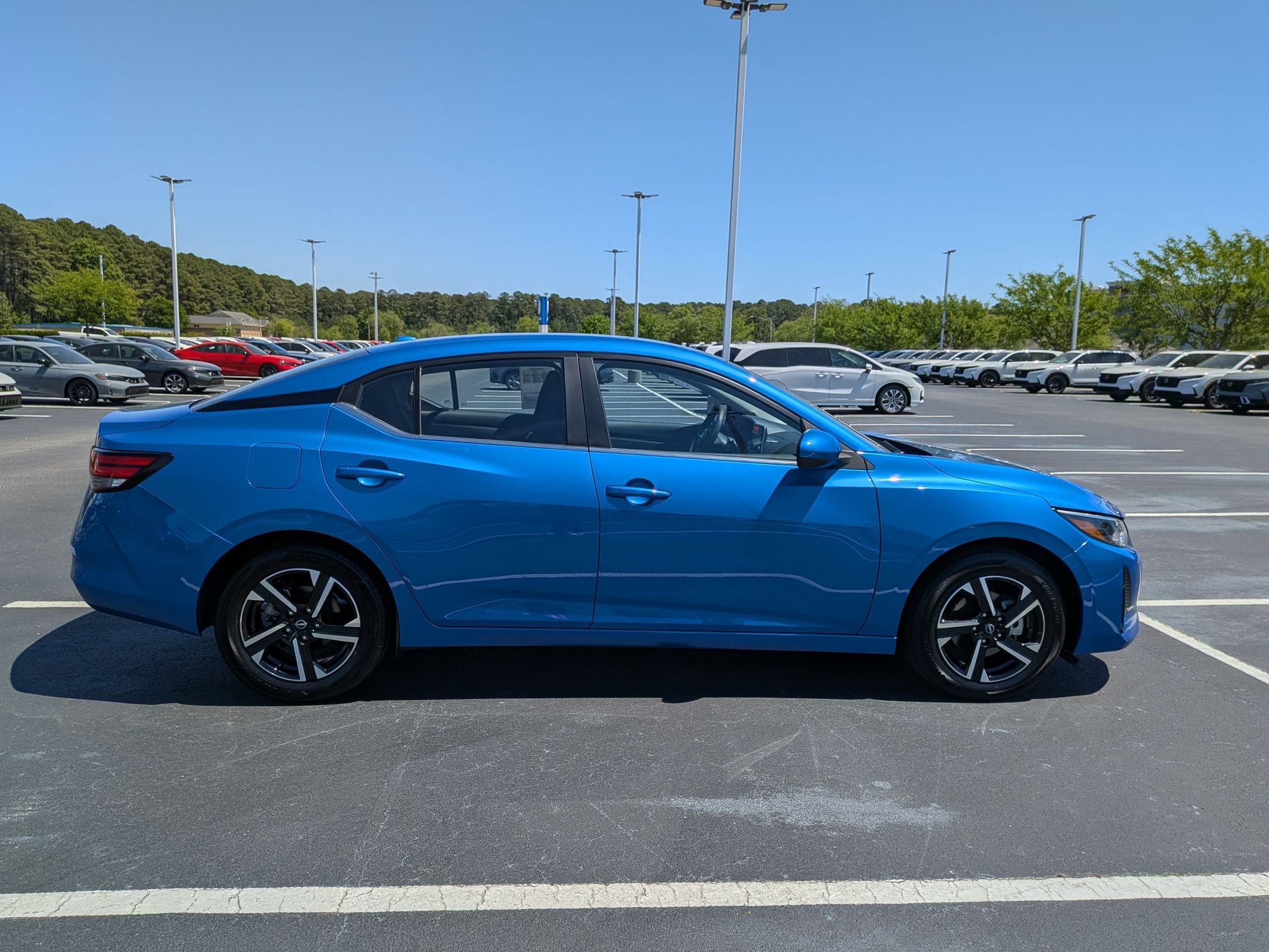 Used 2025 Nissan Sentra SV FWD image 2