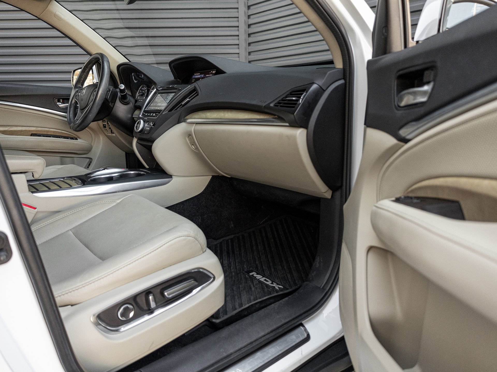 Used 2020 Acura MDX SH-AWD w/ Technology Package image 36