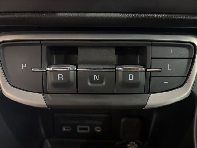 Used 2023 GMC Terrain SLT image 16