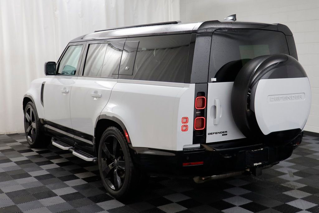 Used 2023 Land Rover Defender 130 X-Dynamic SE image 17