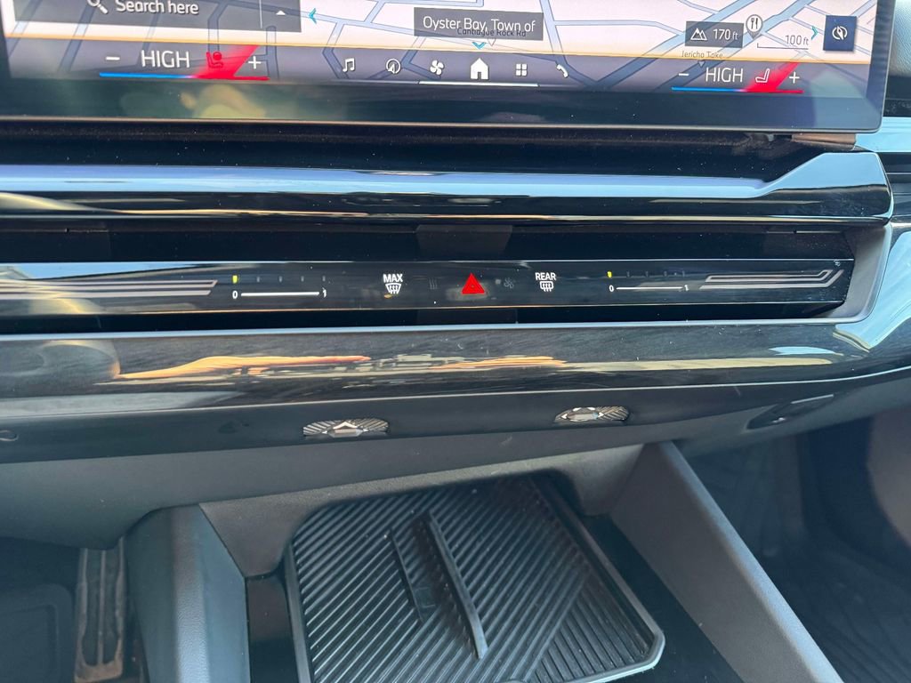 Certified 2025 BMW 530i xDrive w/ M Sport Package AWD/4WD image 14