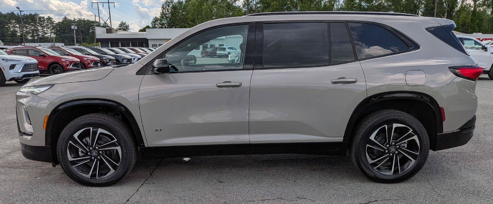 New 2026 Buick Enclave Sport Touring w/ Power Package AWD/4WD image 6