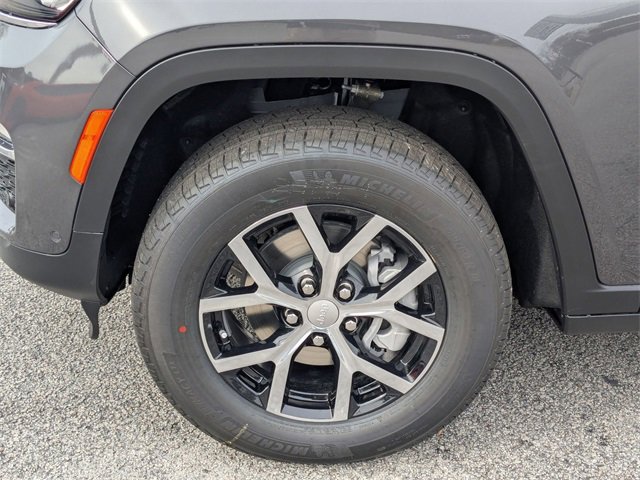 New 2025 Jeep Grand Cherokee Limited w/ Luxury Tech Group II image 10
