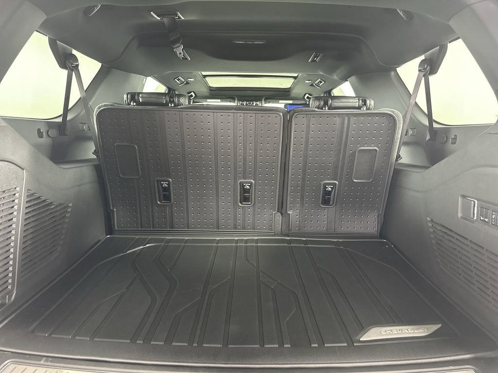 New 2026 Chevrolet Suburban Premier image 26