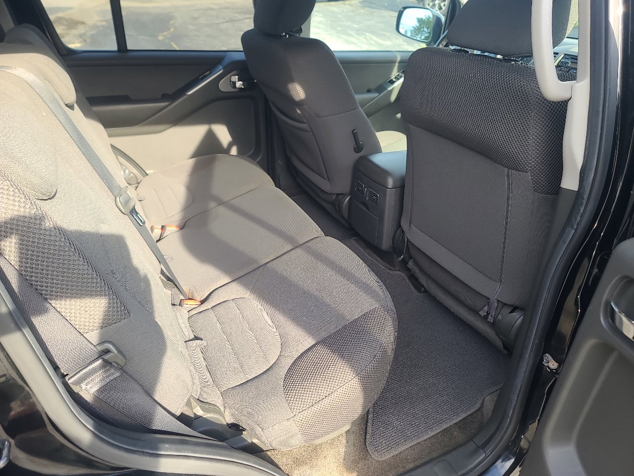 Used 2011 Nissan Pathfinder S image 14