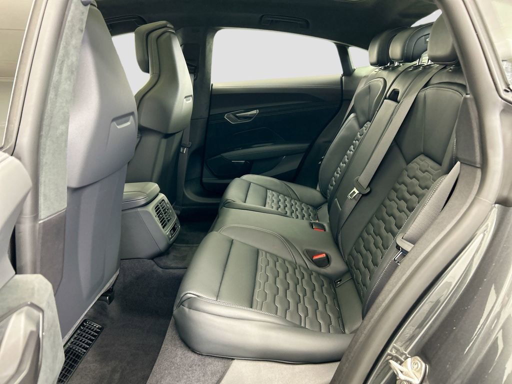 New 2026 Audi RS e-tron GT performance image 20