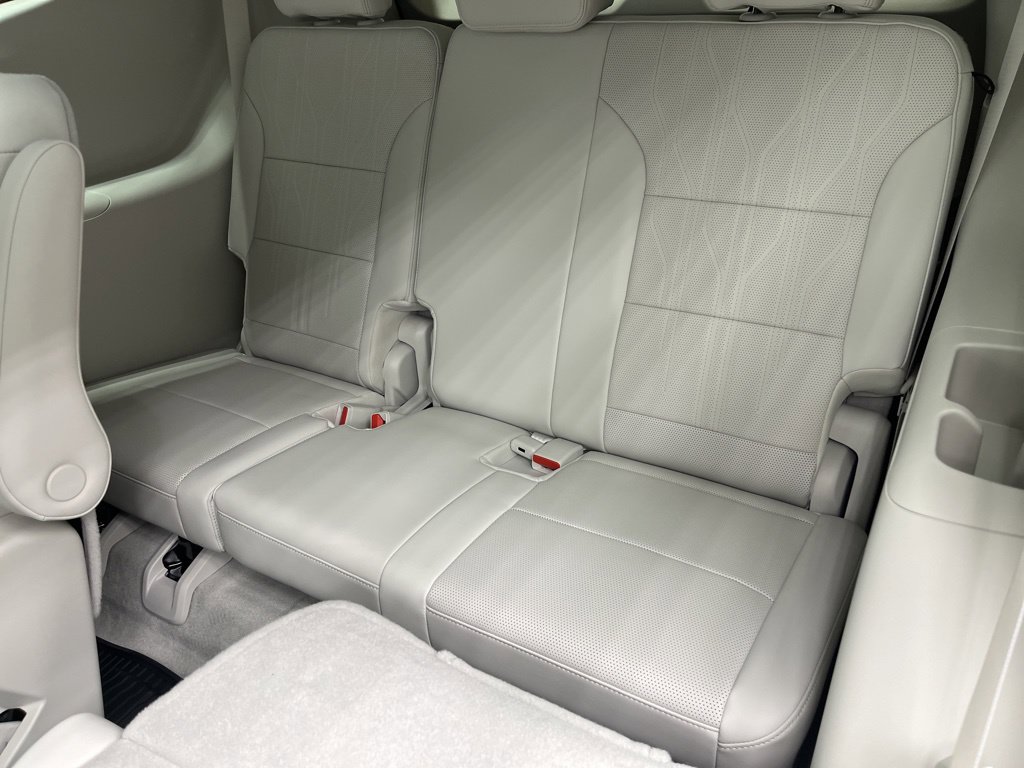 New 2026 Buick Enclave Avenir w/ Super Cruise Package AWD/4WD image 5