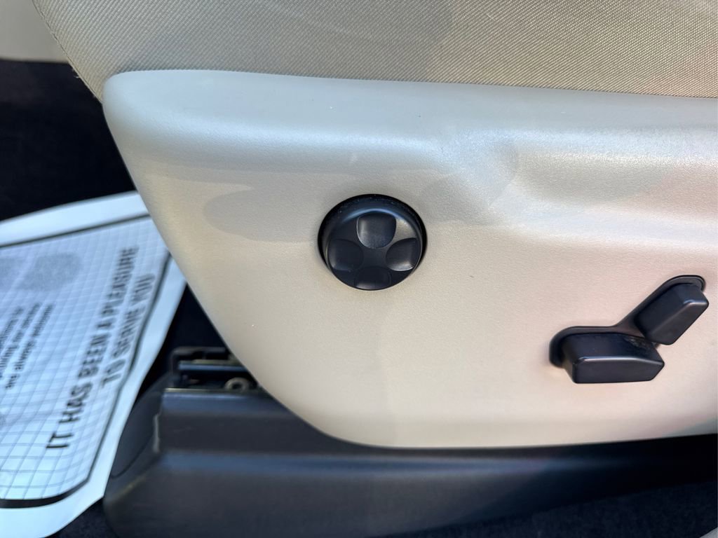 Certified 2018 Jeep Grand Cherokee Limited image 23