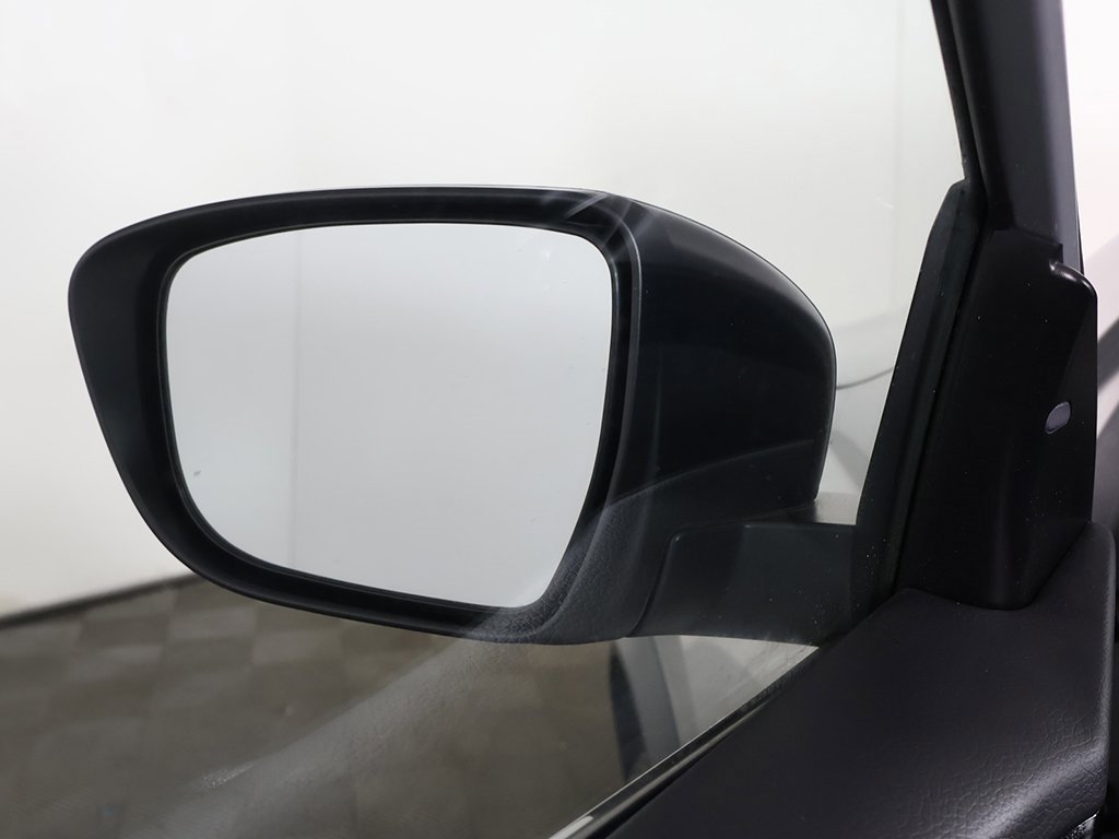 Used 2022 Nissan Rogue Sport SV image 32