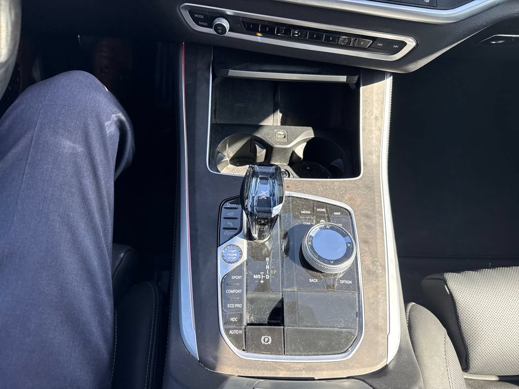 Used 2022 BMW X5 M50i w/ Executive Package AWD/4WD image 16