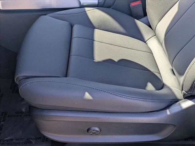 New 2026 Mercedes-Benz GLB 250 image 4