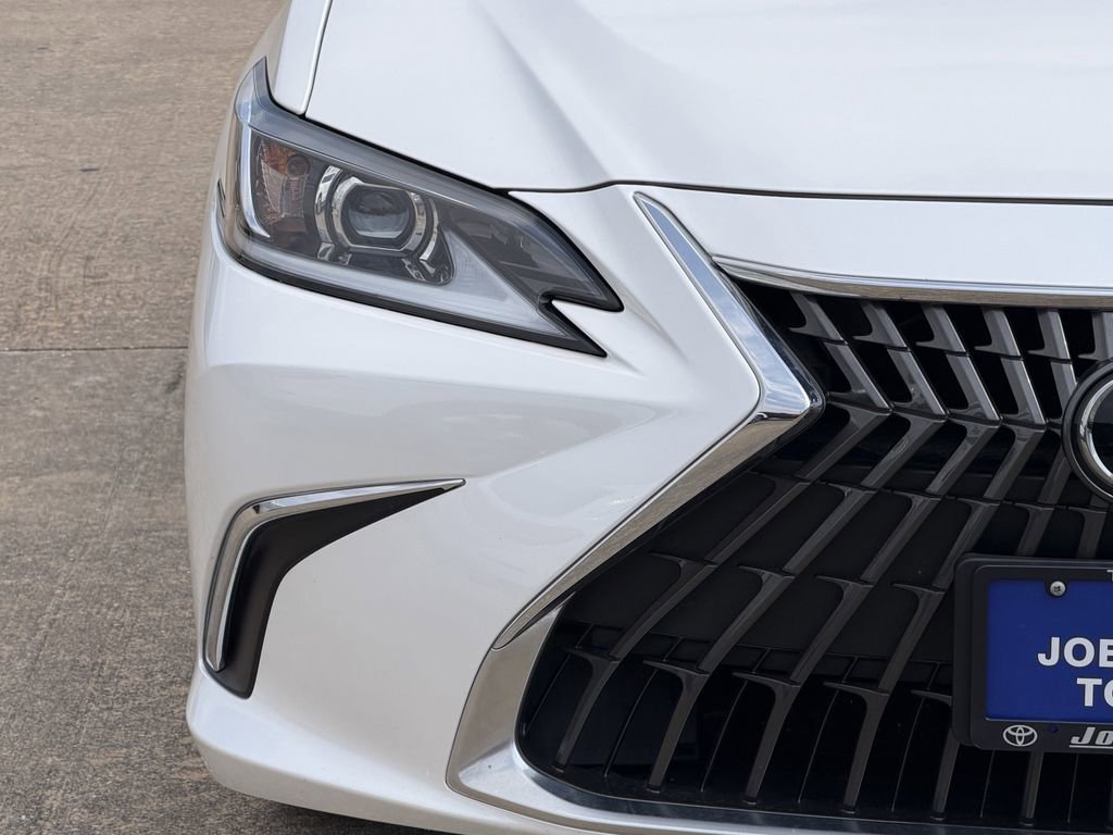 Used 2024 Lexus ES 350 w/ Accessory Package (Z2) FWD image 5
