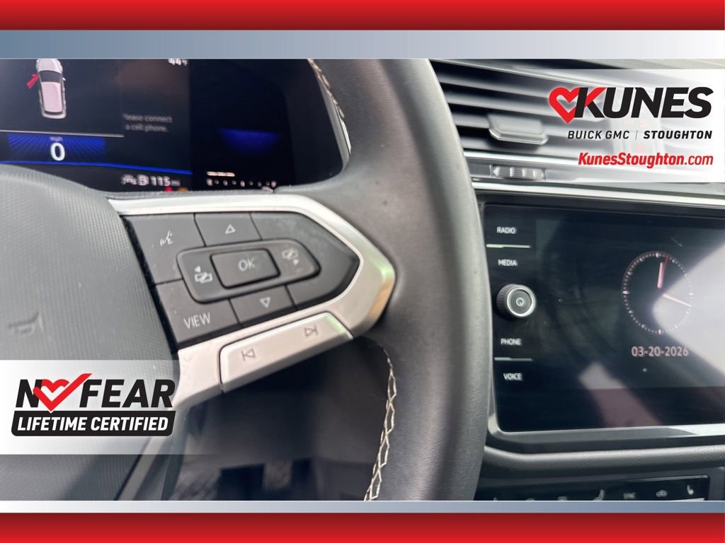 Used 2022 Volkswagen Tiguan SE w/ Panoramic Sunroof Package image 31