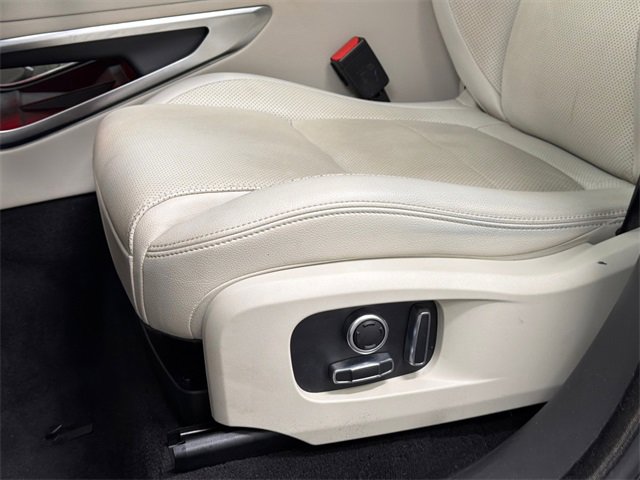 Used 2022 Jaguar F-PACE S image 17