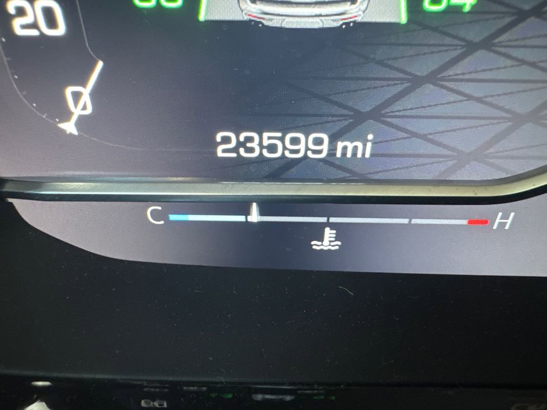 Used 2023 GMC Yukon Denali Ultimate image 11