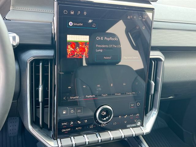 New 2026 GMC Acadia AT4 w/ Luxury Package AWD/4WD image 10
