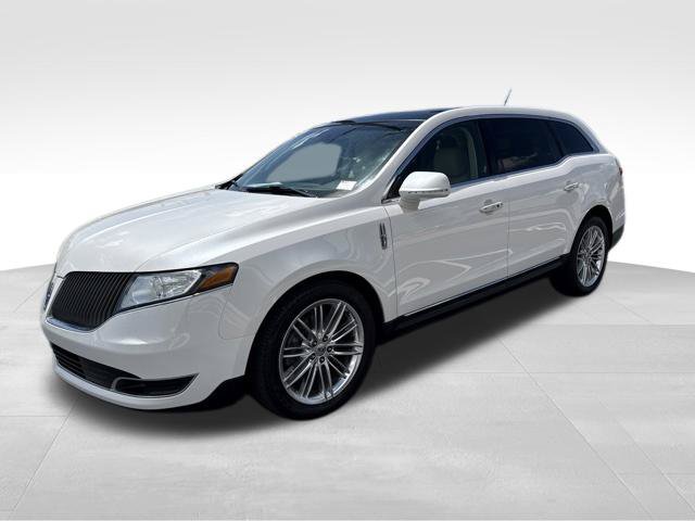 Used 2016 Lincoln MKT AWD image 3
