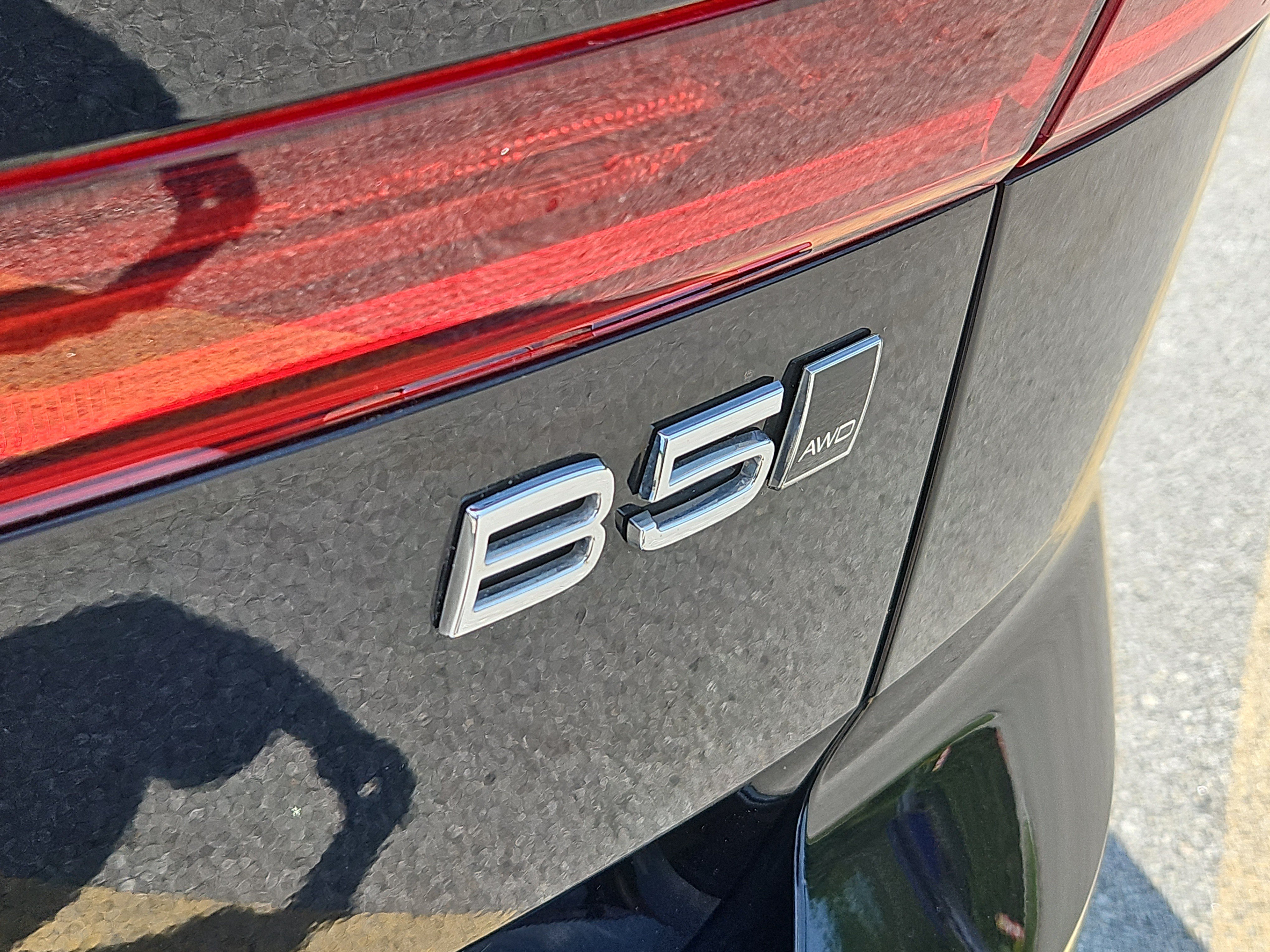 Used 2026 Volvo XC60 B5 Plus w/ Protection Package Premier AWD/4WD image 5