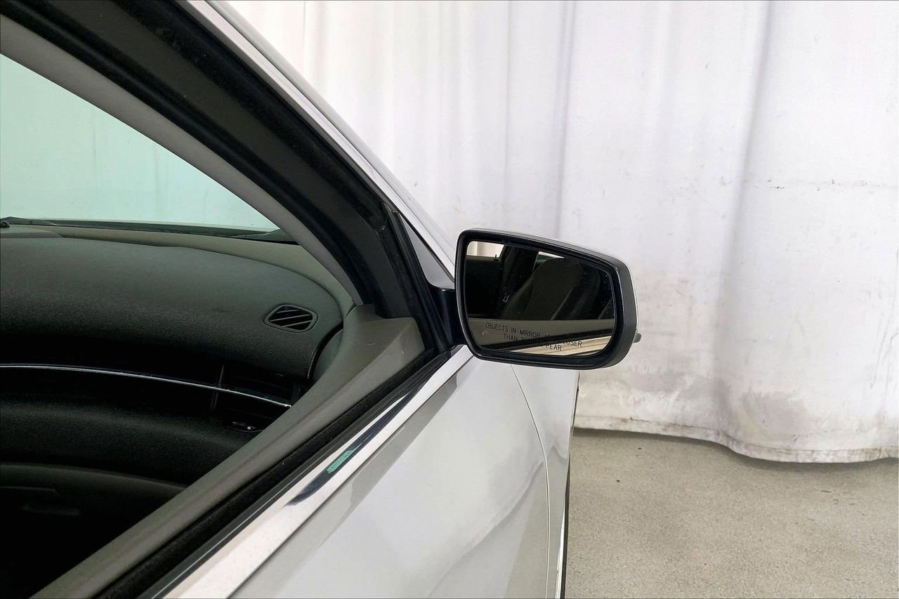 Used 2016 Chevrolet Malibu LT FWD image 11