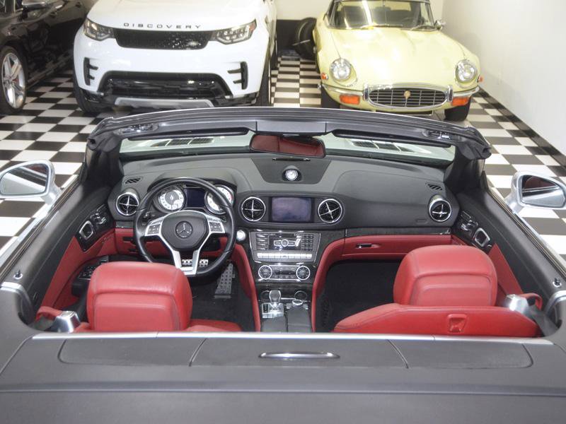 Used 2016 Mercedes-Benz SL 550 550 w/ Driver Assistance Package image 26