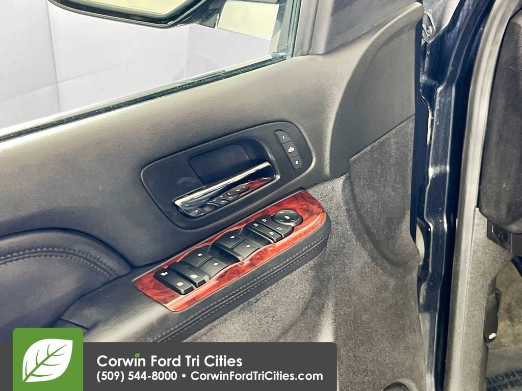 Used 2013 Cadillac Escalade Luxury image 11