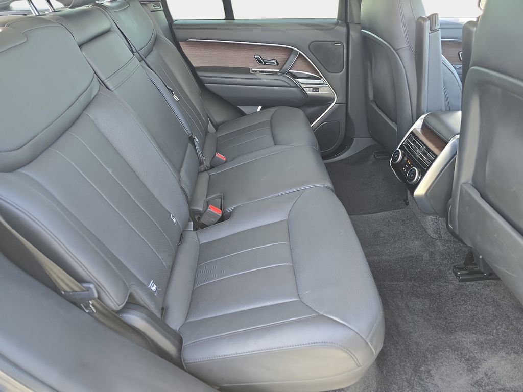 Used 2023 Land Rover Range Rover SE image 11