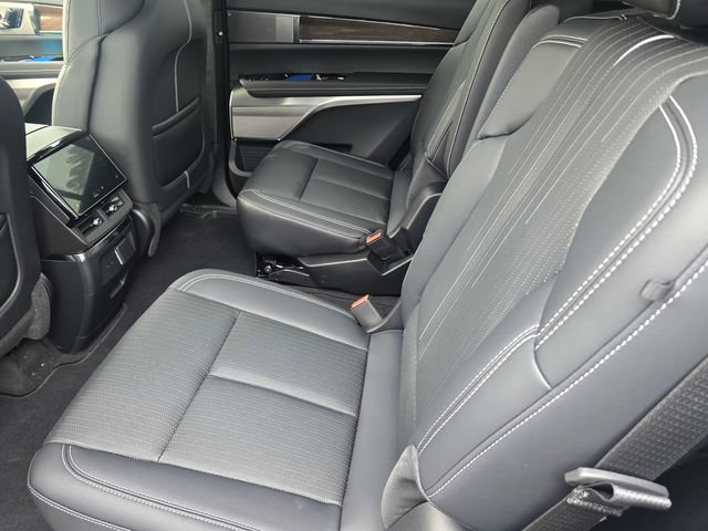 New 2027 Cadillac Vistiq Luxury AWD/4WD image 13