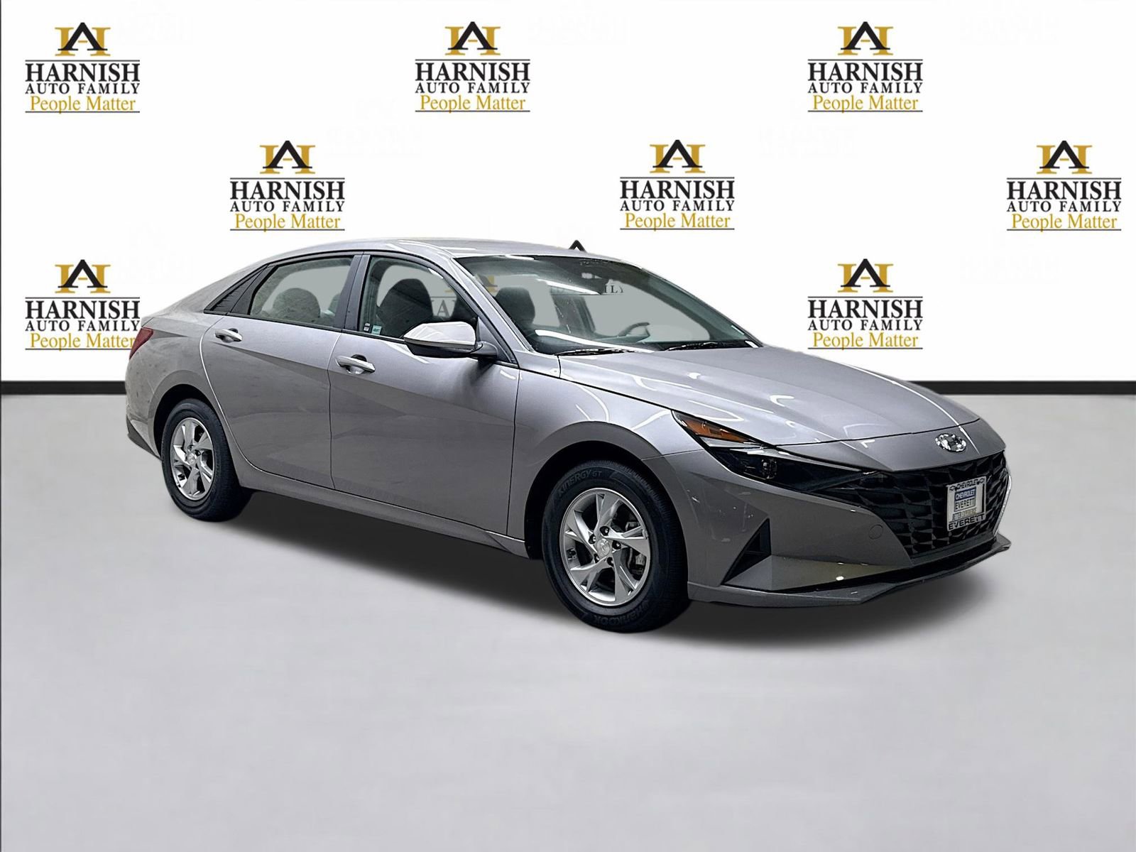 Used 2023 Hyundai Elantra SE image 3