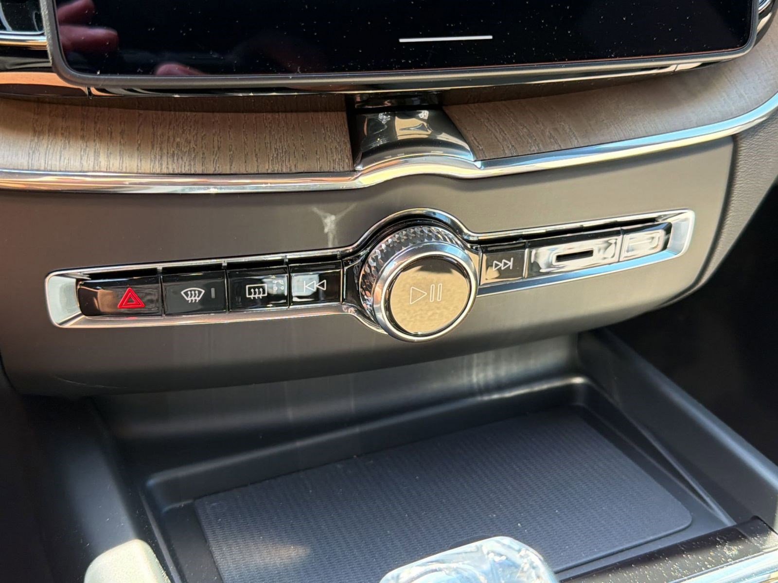 New 2026 Volvo XC60 B5 Plus w/ Climate Package AWD/4WD image 19