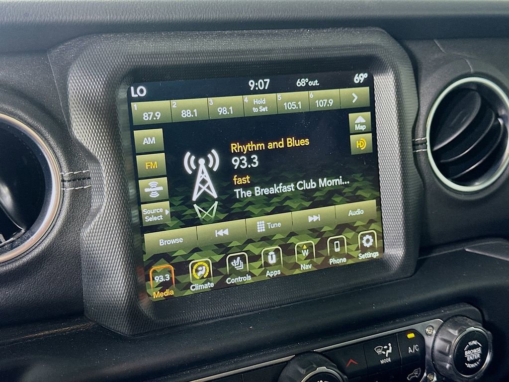 Used 2023 Jeep Wrangler Unlimited Sahara w/ Cold Weather Group image 29