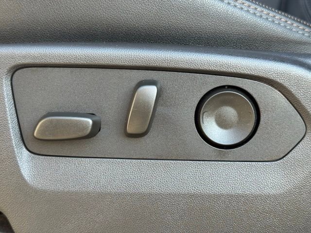 Used 2024 Chevrolet Silverado 2500 High Country w/ Technology Package image 25