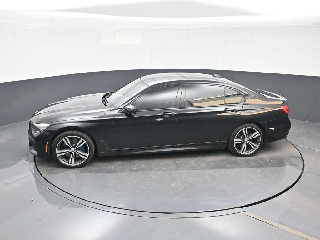 Used 2019 BMW 740i w/ M Sport Package RWD image 18